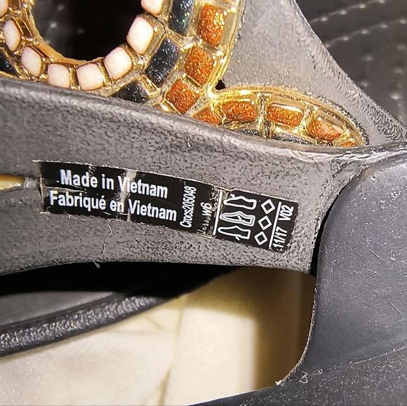 Crocs Sanrah Diamante Embellished Black/Rose Gold Wedge Flip Sandal Women's 6 w - Picture 13 of 14